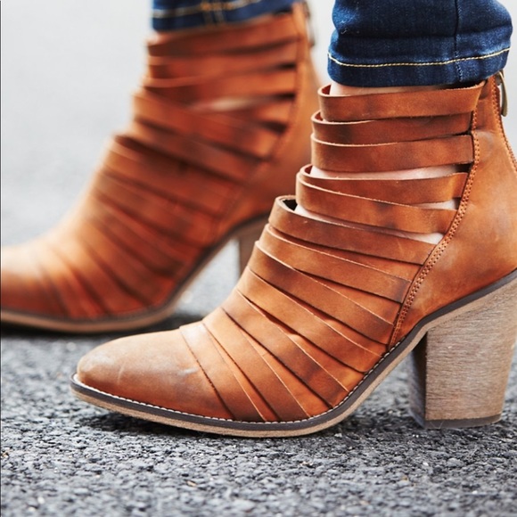 Free People Shoes - Free People Hybrid boots. Size 7. Worn once.